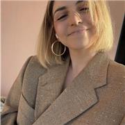 Laureata in Lingue all’Università di Manchester (UK) ed in possesso della certificazione TEFL offre lezioni interattive d’inglese